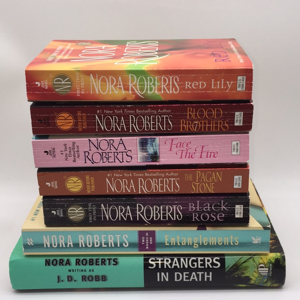 Bundle of 7 Nora Roberts Fiction Novels Books